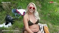 Blonda Draguta Care Este Fututa La Iarba Verde Xnxx