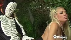 Trib Din Africa Plin De Barbati Fututi De Femeie Blonda Turista