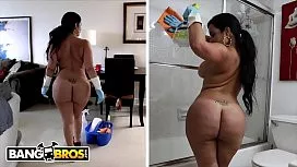 Menajera cubaneza cu tate mari si fund imens fututa neprotejat