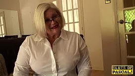 Sex brutal cu o femeie grasa plina de floci la pizda
