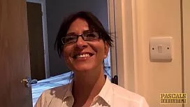 Femeie batrana trecuta de 40 de ani fututa anal puternic