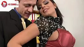 Romanca Angelika Black suge pula bine si este fututa in pizda buna rau