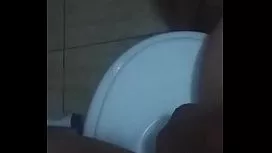Sex La Toaleta Cu O Romanca Cu Corp Frumos