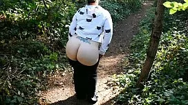 Sex Cu O Curoasa Care Este Fututa In Padure