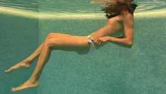 Irina filmata cand face baie goala in piscina