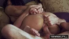 Tarfulita entuziasmata rau se fute ca o nebuna cu amantul ei adorabil