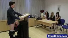 Un Tanar Judecator Este Supt De Pula De O Blonda Excitata