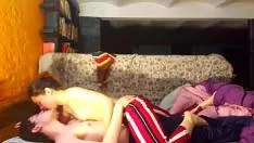 Gemetele ei fac orice barbat sa fie indragostit