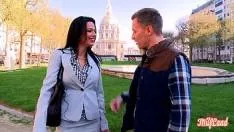 Cosmina Romanca Fututa De Un Francez Care Ii Baga Pula In Cur Si Isi Da Drumu In Ea