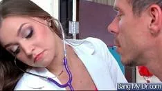 Pacient Sedus Si Futut De O Doctorita