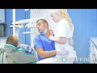 Sex Cu O Domnisoara Blonda Foarte Draguta
