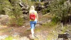 Sex Dur Pe Munte Cu Un Turist Care O Vede Goala