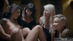 Orgie Cu Lesbiene Care Se Masturbeaza Pentru Bani