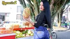 Maria Cumpara Fructe Din Piata Si Primeste Pula Gratis