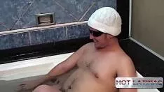 Sex In Jacuzzi Cu O Scolarita Timida