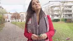 Sofia Tanara Cu Forme Apetisante Face Sex Neprotejat