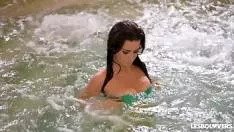 Goale In Piscina Gagici Cu Sani Mari Se Masturbeaza