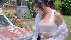 Bruneta Fit Cu Silicoane Suge Pula La Webcam