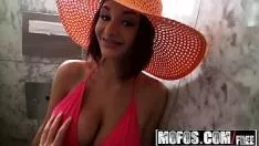Vecina Mea S-Ar Baga Si La Anal