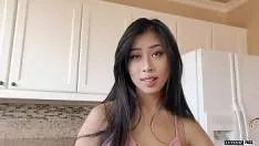 Chinezoaica Mica Urmareste Sa Faca Mult Sex